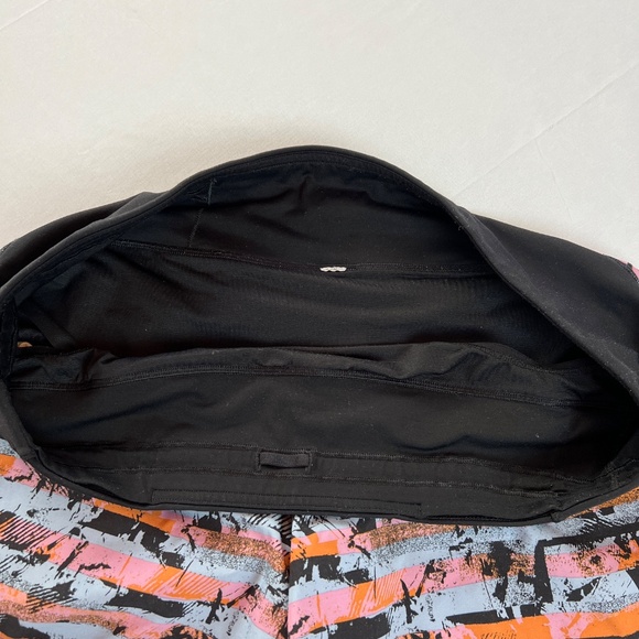 Lululemon Run Speed Shorts Multi Color & Black 4" Sz 10 - Picture 6 of 9